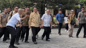 Bertemu Sri Sultan HB X, Anies Minta Restu, Ngaku Putra Yogyakarta