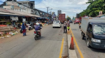 Pejalan Kaki di Pasar Ciruas Serang Tewas Tertabrak Dump Truk