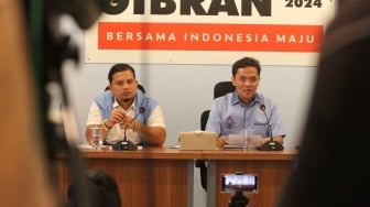 Soal Isu-isu Beras Bulog Berstiker Prabowo-Gibran, TKN Minta Bawaslu Turun Tangan