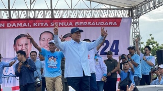 Maruarar dan Ridwan Kamil Ramaikan Kampanye Akbar Prabowo di Subang, Ada Spanduk Gambar Jokowi di Panggung