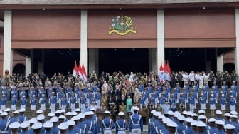 Momen Jokowi dan Prabowo Resmikan Bareng Graha Utama Akmil di Magelang