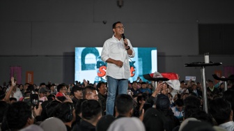 Anies Puji Pendukung Bikin Spanduk Tanpa Bantuan AI, Sindir Siapa?