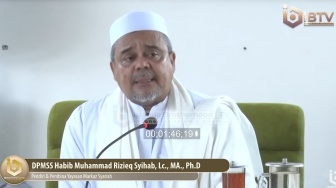 Habib Rizieq Protes Aturan Speaker Masjid: Kalo Ga Mau Keganggu Pindah ke Kuburan!