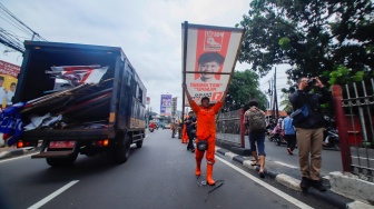 Ribuan Spanduk dan Poster Caleg di Kramat Jati Ditertibkan