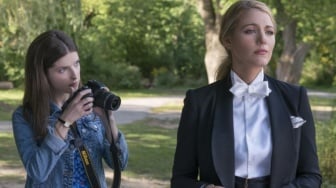 Review Film 'A Simple Favor', Komedi Misteri dengan Kejutan Berlapis