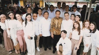 9 Momen Artis Makan Bakso bareng Presiden Jokowi dan Prabowo, Tuai Pro Kontra