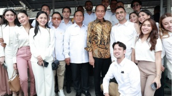 Beda Pendidikan 7 Artis yang Ikut Makan Bakso Bareng Jokowi-Prabowo: Ada yang Lagi Kejar Paket C