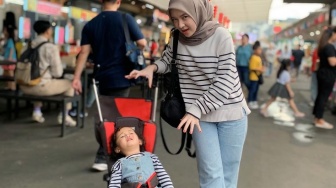 Gegara Foto Ini Nissa Sabyan Digosipkan Telah Melahirkan Anak dari Ayus