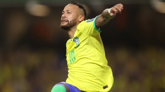 Dituduh Kegemukan, Neymar Pamer Perut dan Balas Menohok Haters