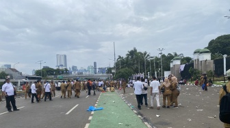 Sempat Ricuh, Massa Kepala Desa di Depan Gedung DPR Bubar usai Lempar Batu Puan Tak Keluar