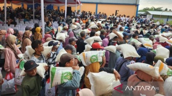 Salurkan Ratusan Bantuan Pangan di Klaten, Presiden Jokowi Titip Pesan Ini ke Masyarakat