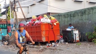 Atasi Kepadatan Penduduk, DLH Balikpapan Tambah Jadwal Kerja Petugas Sampah