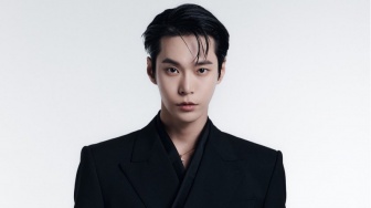 Rayakan Ultah ke-28, Doyoung NCT Donasi Rp 354 Juta untuk Para Remaja Putri