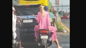 Viral! Turis di Bali Masuk Jalan Tol Pakai Sepeda Motor Tanpa Helm