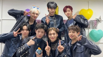 EVNNE Jadi Gen-5 Pertama yang Raih Kemenangan di Music Bank