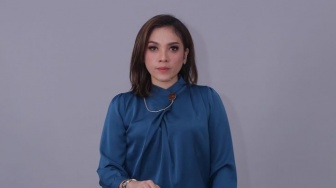 Sosok Dwi Anggia Moderator Debat Terakhir Pilpres 2024, Sudah Malang Melintang di Media