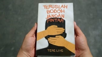 Menggugat Bisnis Pertambangan dalam Novel Teruslah Bodoh, Jangan Pintar