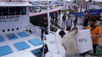 6 Kapal Angkut Surat Suara Pemilu 2024 ke Pulau Terluar Pangkep