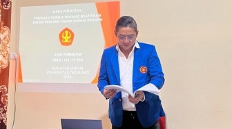 Sempat Tertunda 2 Tahun, Pasha Ungu Akhirnya Bisa Sidang Skripsi