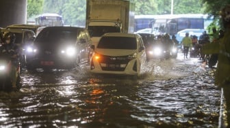 16 Langkah Penting: Ini yang Perlu Dilakukan untuk Menyelamatkan Mobil yang Kena Banjir