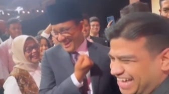 Hanya Fans Anime yang Tahu, Anies Baswedan Peragakan Salam Sasageyo Bareng Fadil Jaidi, Apa Maknanya?