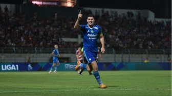 Peran Vital Bek Sentral Persib di BRI Liga 1 Musim Ini, Di Ambang Juara