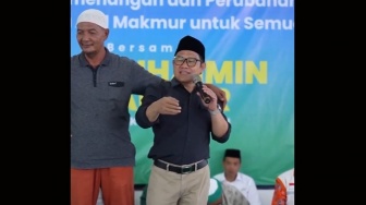 Cak Imin Dirangkul Saat Pidato, Komika Abdur: Seperti Bapak-bapak Nahdiyin di Dekat Rumah Kita