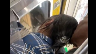 Kejadian Tak Senonoh di KRL, Laki-laki Ini Ketahuan Cium Rambut Penumpang Perempuan