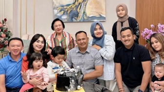 Potret Kehangatan Ahok Rayakan Ulang Tahun Mertua yang Beda Agama