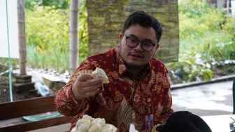 Cicipi Durian Asli Desa Kebunrejo, Mas Dhito: Ini Durian Paling Enak!