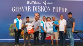 Petani Jagung di Kabupaten Bone Gelisah, Pupuk Indonesia Jawab Dengan Cara Ini