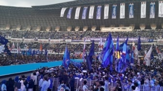 Berebut Suara di Jabar: Ratusan Ribu Simpatisan Prabowo-Gibran Sesaki Stadion GBLA