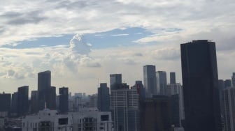 Langit Jakarta Biru, Angka Emisi Kendaraan Rendah Penyebabnya?