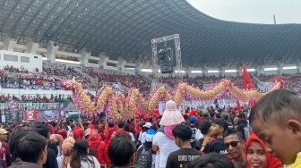 Ganjar Pranowo Disambut Liong di Tengah Kerumunan Massa, Momen Penuh Makna