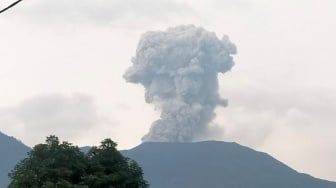 Gunung Marapi di Sumbar Erupsi 62 Kali Sepanjang Februari 2024