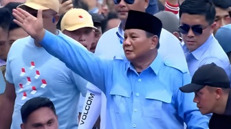 Kocak! Prabowo Tanya Ke Pendukung Di GBK: Mau Dengar Pidato Atau Joget?