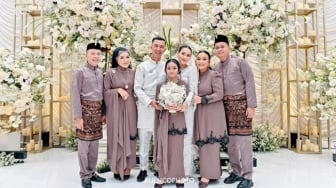 Calon Suami Ayu Ting Ting Pamer Foto Lamaran, Umi Kalsum Tulis Pesan Haru Buat Muhammad Fardhana