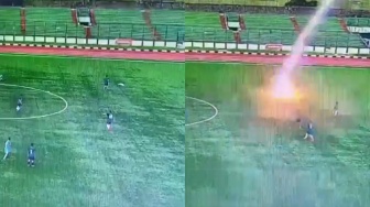 Pemain Sepak Bola Tewas Tersambar Petir Saat Laga di Stadion Siliwangi, Sepatu Terbakar