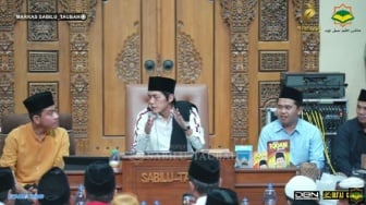 Ikut Pengajian di Sabilu Taubah, Gus Iqdam Minta Gibran Tenang Jelang Hari Pencoblosan