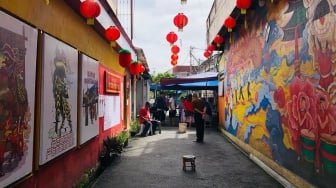 Kawasan Pecinan Pontianak jadi Lokasi TPS, Petugas TPPS Pakai Baju Tradisional Tionghoa