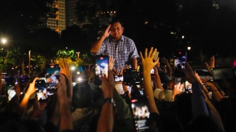 Prabowo Gibran Unggul Sementara, Pendukung di Palembang Sujud Syukur