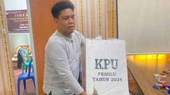 Klarifikasi Ketua KPU Samarinda, Hoax Surat Suara Dicoblos, Hanya Kotak yang Rusak