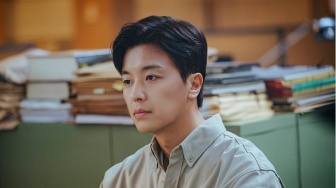 Jadi Detektif, Yeon Woo Jin Ungkap Karakternya di Drama Korea 'Grabbed by the Collar'