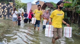 Indosat Ooredoo Hutchison Tanggap Darurat Bencana, Berikan Bantuan Bagi Masyarakat Terdampak Banjir Bandang di Demak