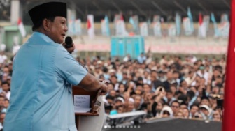 Prabowo Minta Pendukungnya Tidak Sombong Usai Unggul dalam Quick Count