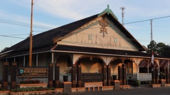 Legenda Batu Indra Giri yang Berada di Komplek Makam Raja-raja Paser