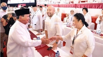 Momen-Momen Mesra Titiek Soeharto Setia Dampingi Prabowo Meski Sudah Cerai, Tiap Pilpres Selalu Ada