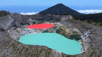 Kelimutu Flores, Wisata Danau 3 Warna yang Berbalut Kisah Mistis