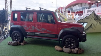 Kesan Singkat Jajal Langsung Suzuki Jimny 5 Pintu di IIMS 2024