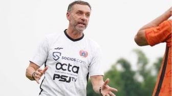 Persija Kalah Dua Laga Beruntun, Thomas Doll Ingatkan Pemain Jangan Overthinking